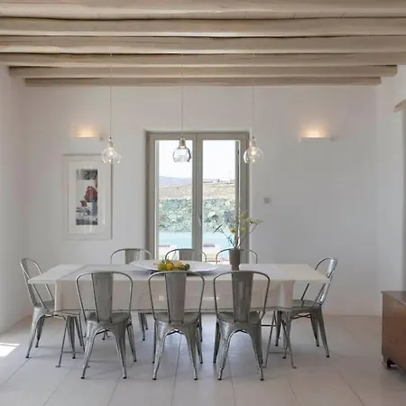 וילה Calithenean *