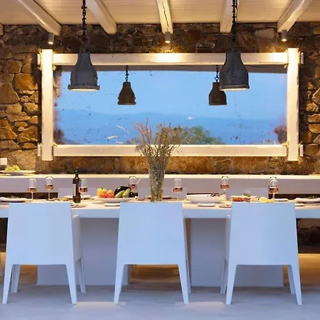 וילה Calithenean *